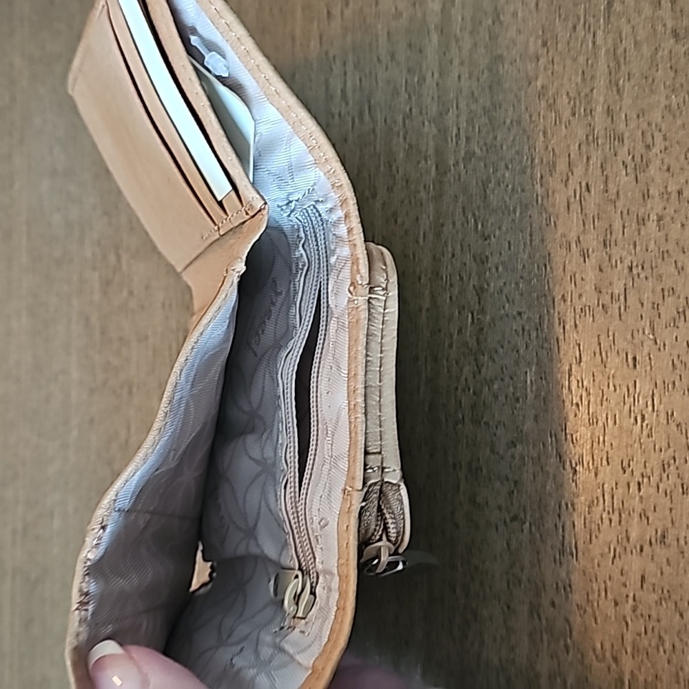 FOSSIL TRI FOLD WALLET - Picture 6 of 6